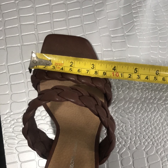 New! Wishbone Shoes - Picture 10 of 13